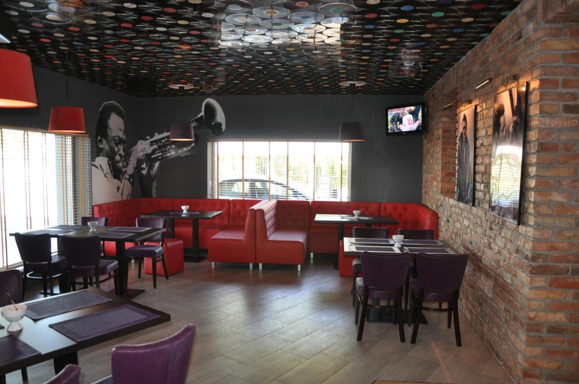 Hotel Orlik Plonsk Exterior photo